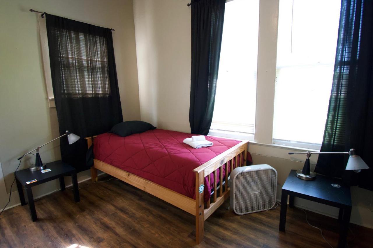 Cajun Hostel Downtown Lafayette Extérieur photo